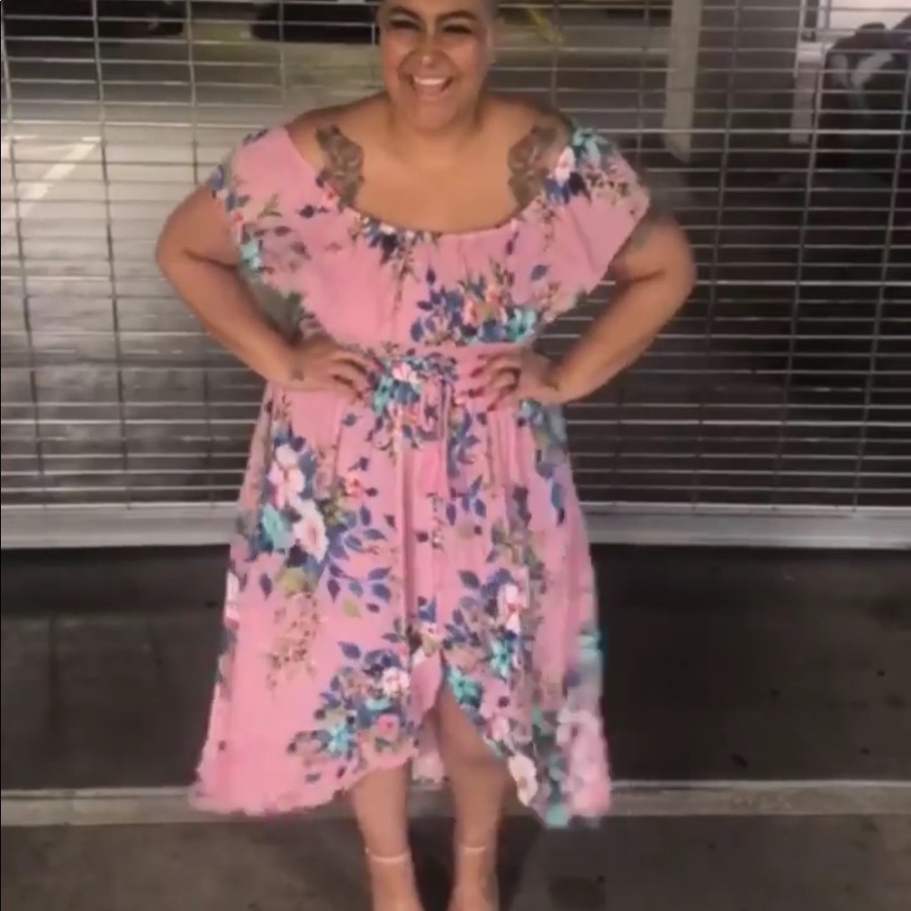 XXL off the shoulder perfect for brunch dress